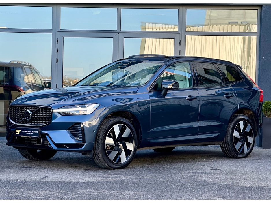 2025 Volvo XC60 - image 2