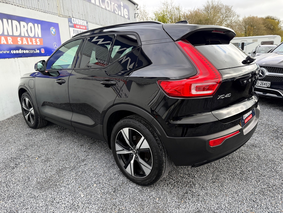 2022 Volvo XC40 - image 19