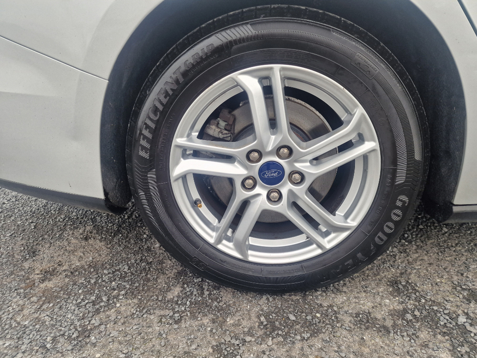 2021 Ford Focus - image 4