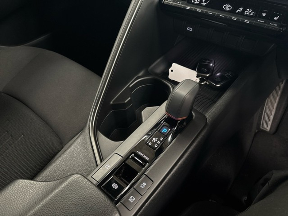 2024 Toyota C-HR - image 14