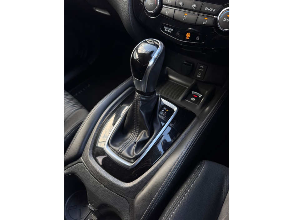 2018 Nissan X-Trail - image 40