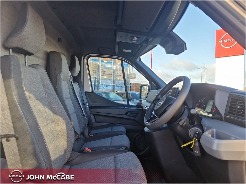 2026 Nissan Interstar - image 29