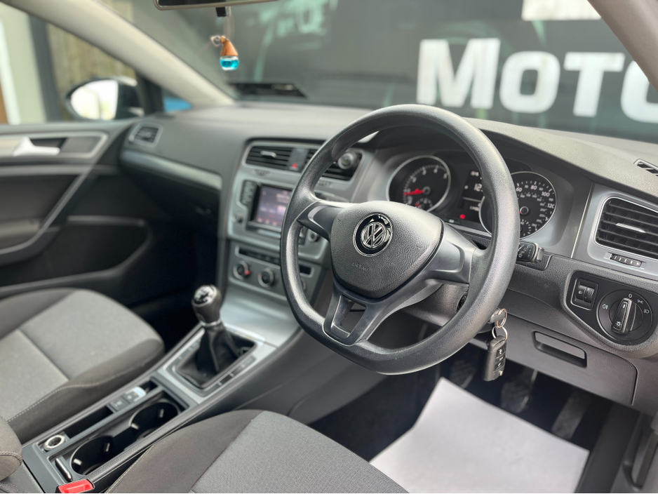 2014 Volkswagen Golf - image 7