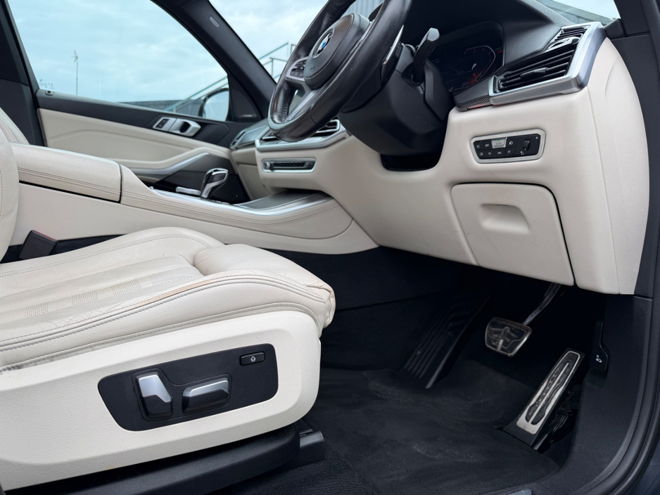 2019 BMW X5 - image 11