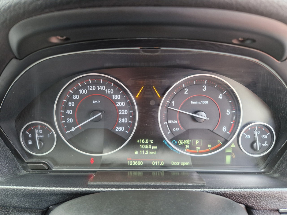 2014 BMW 3 Series - image 32