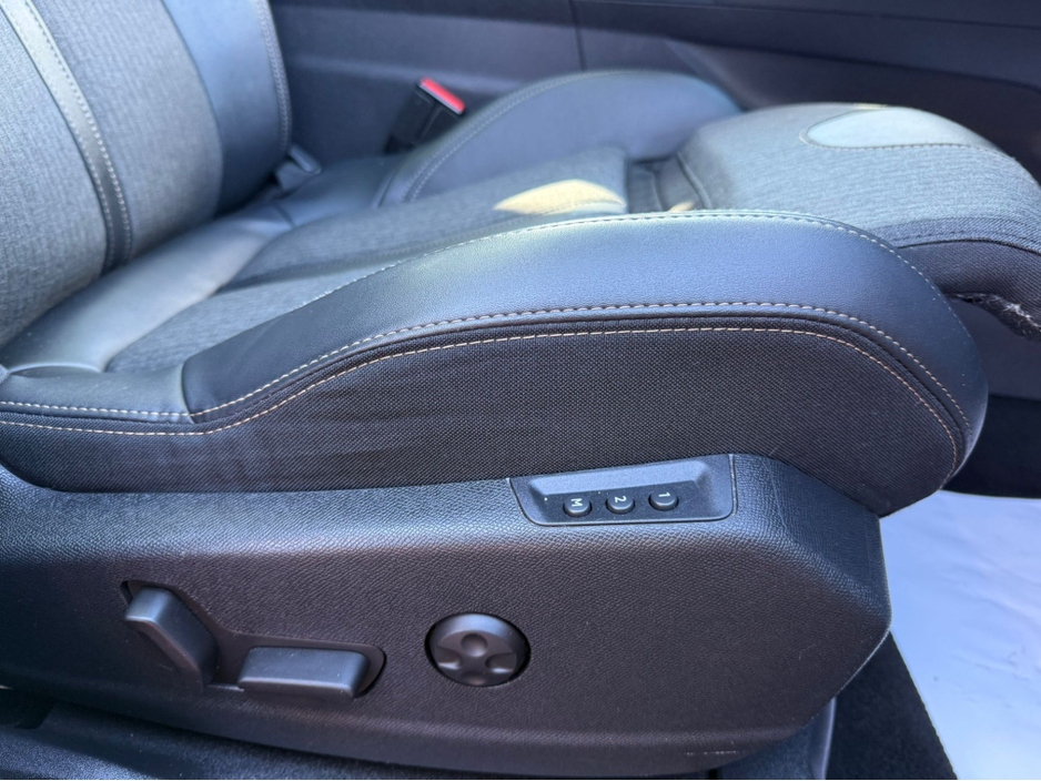 2020 Peugeot 3008 - image 30