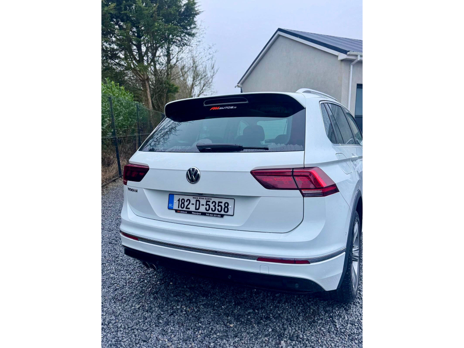 2018 Volkswagen Tiguan - image 12