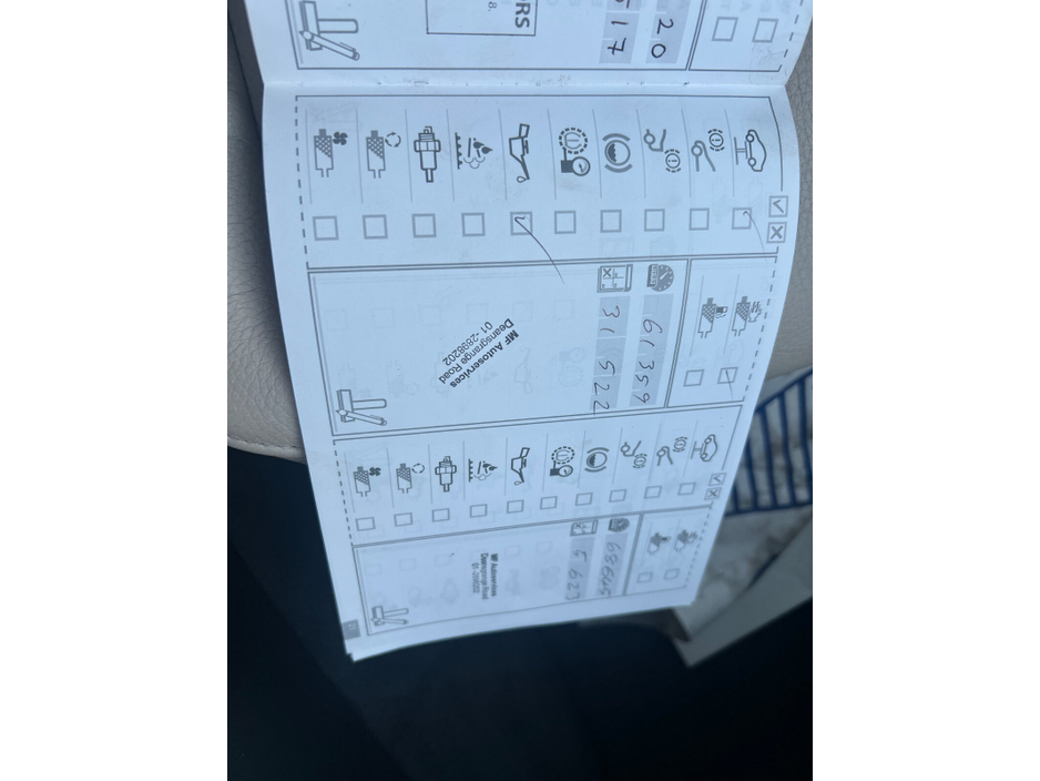 2011 BMW 3 Series - image 20