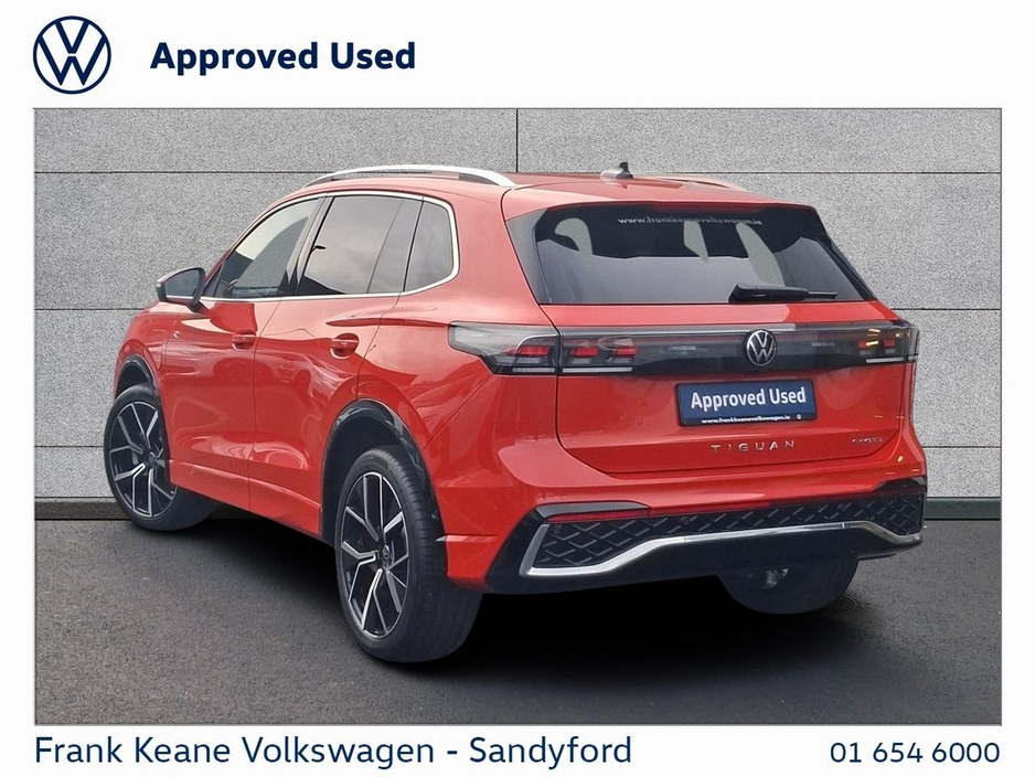 2025 Volkswagen Tiguan - image 12