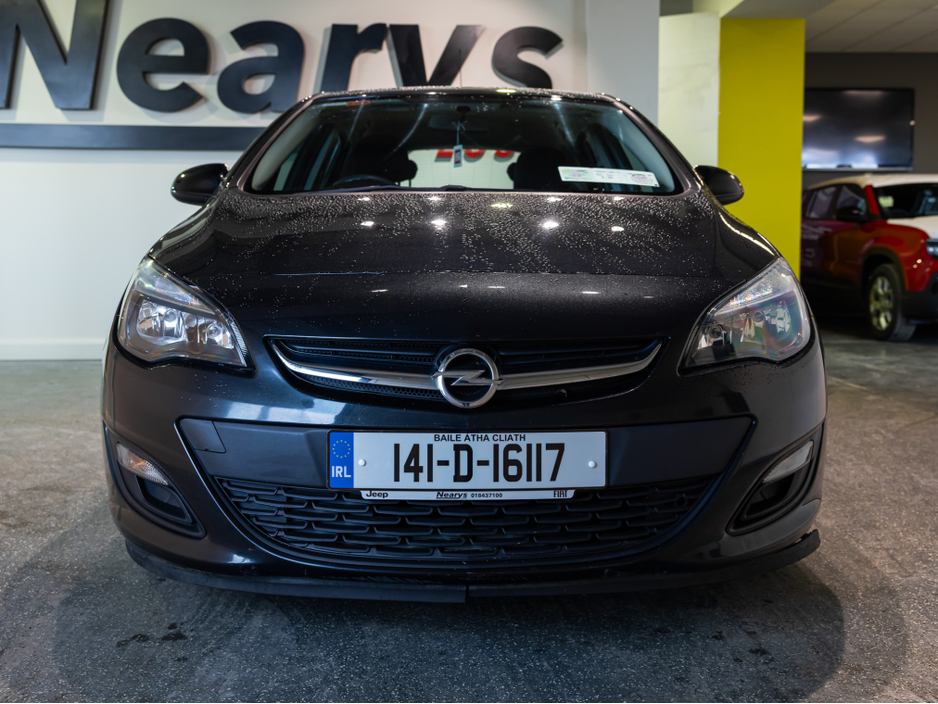 2014 Opel Astra - image 2