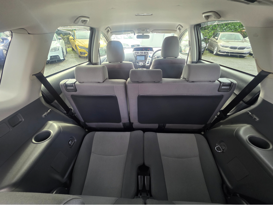 2013 Toyota Prius Alpha (7 Seater) - SELF CHARGING HYBRID -ALLOYS  -SIMI DEALER - LOW ROAD TAX BAND €13,450