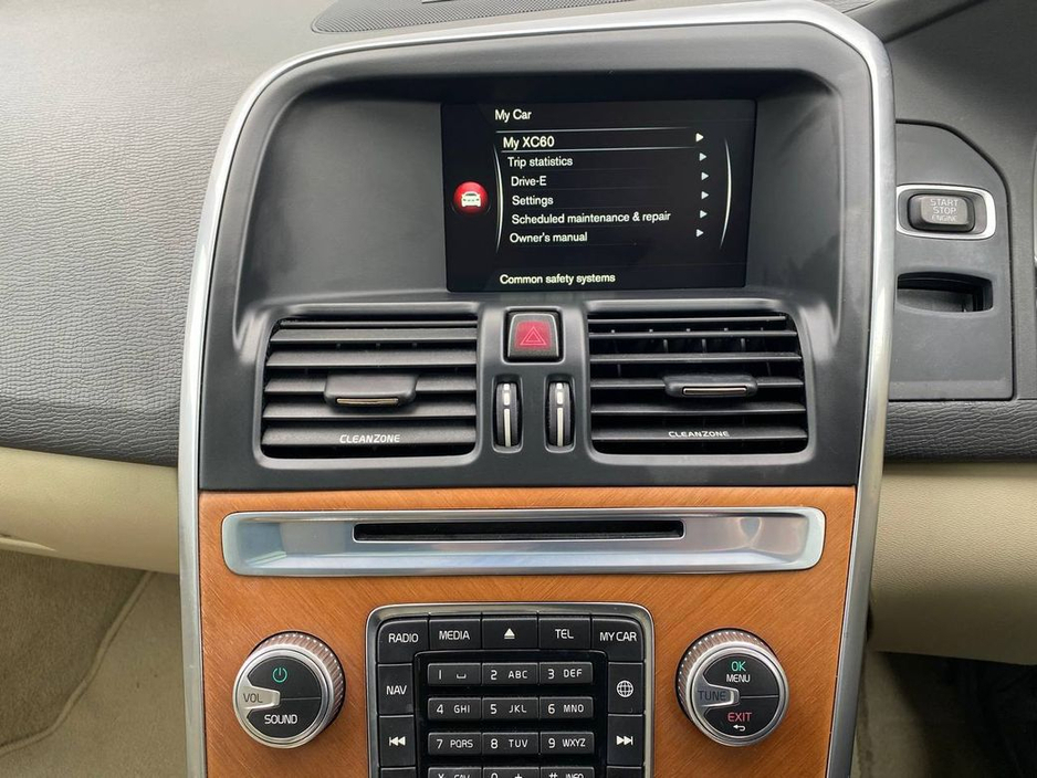 2016 Volvo XC60 - image 9