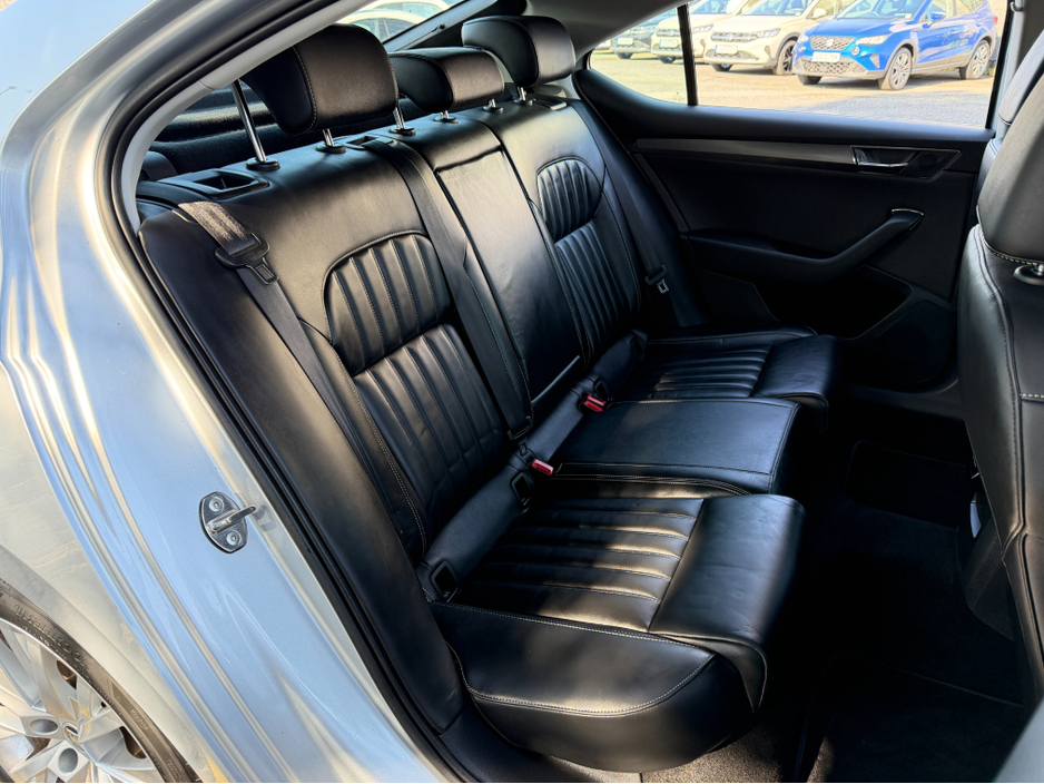 2021 Skoda Superb - image 19