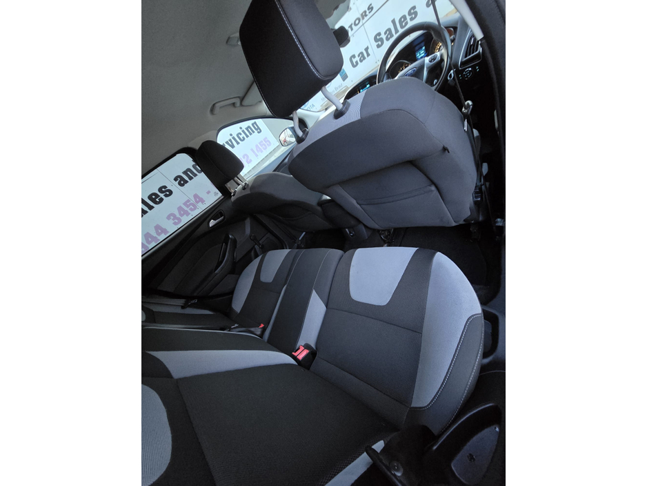 2014 Ford Focus - image 14