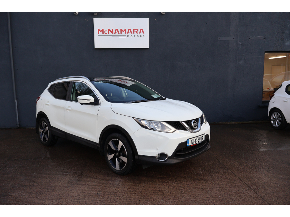 2017 Nissan Qashqai SV PREMIUM  Low Mileage Huge Spec €15,495