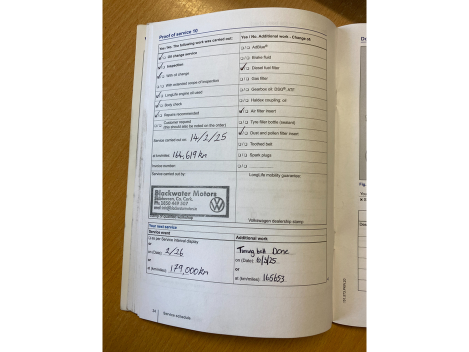 2015 Volkswagen Golf - image 25