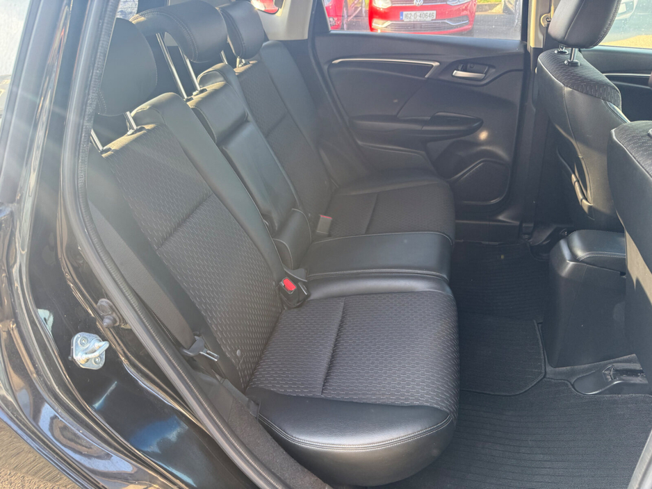 2017 Honda Fit - image 24