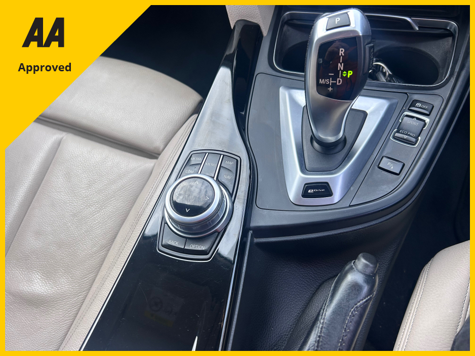 2017 BMW 3 Series - image 13