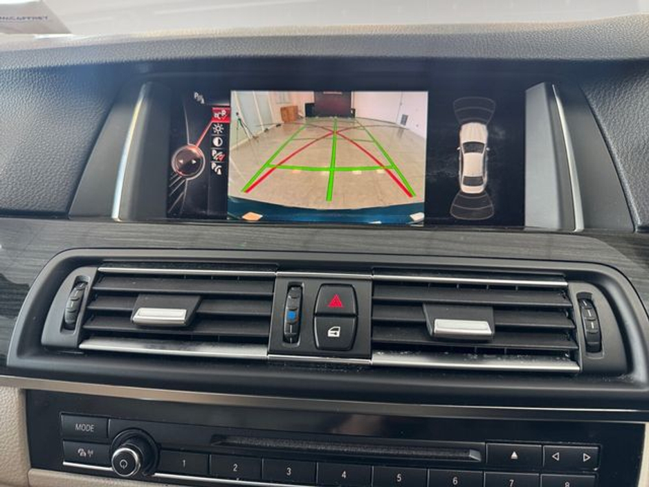 2016 BMW 5 Series - image 14