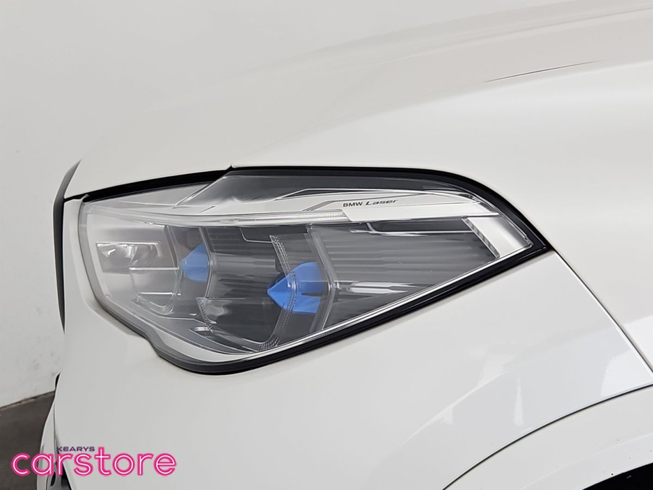 2020 BMW X5 - image 18