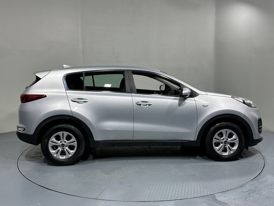 2016 Kia Sportage - image 8