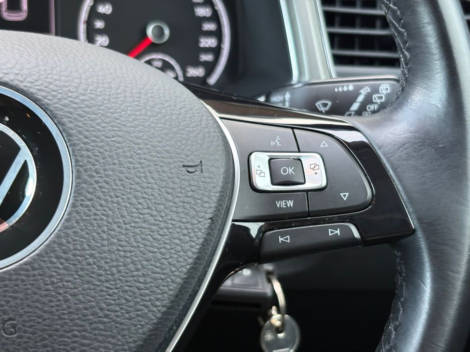 2022 Volkswagen T-Roc Design 1.0 TSI M6F 110HP 5DR €25,950