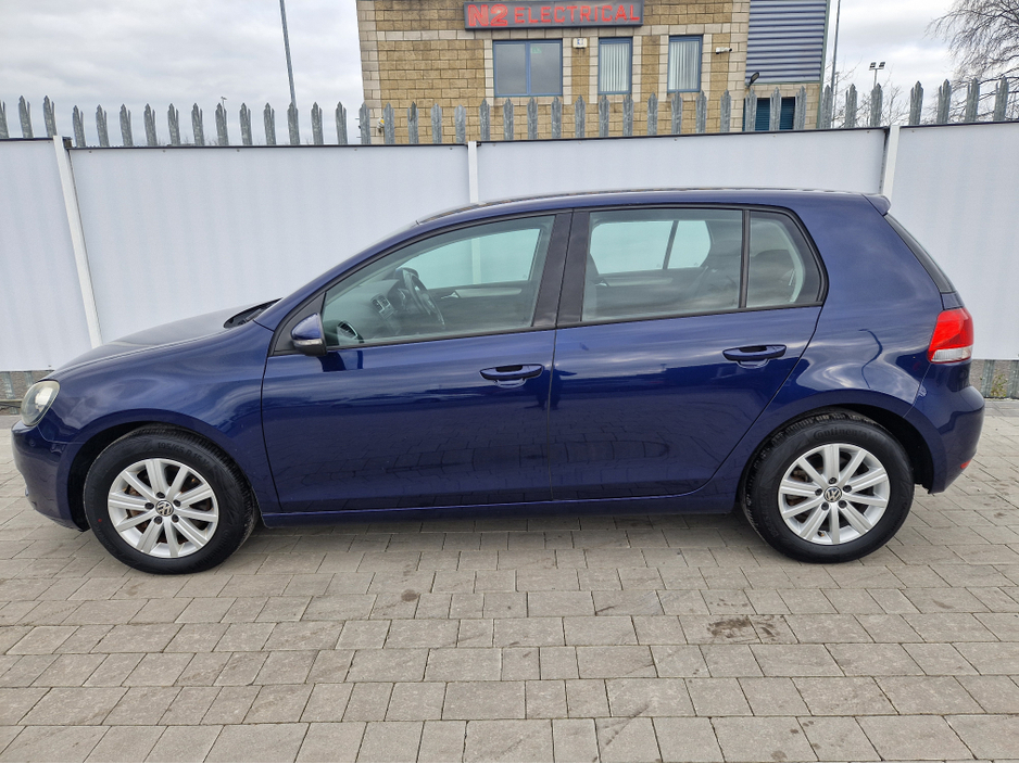 2012 Volkswagen Golf - image 6