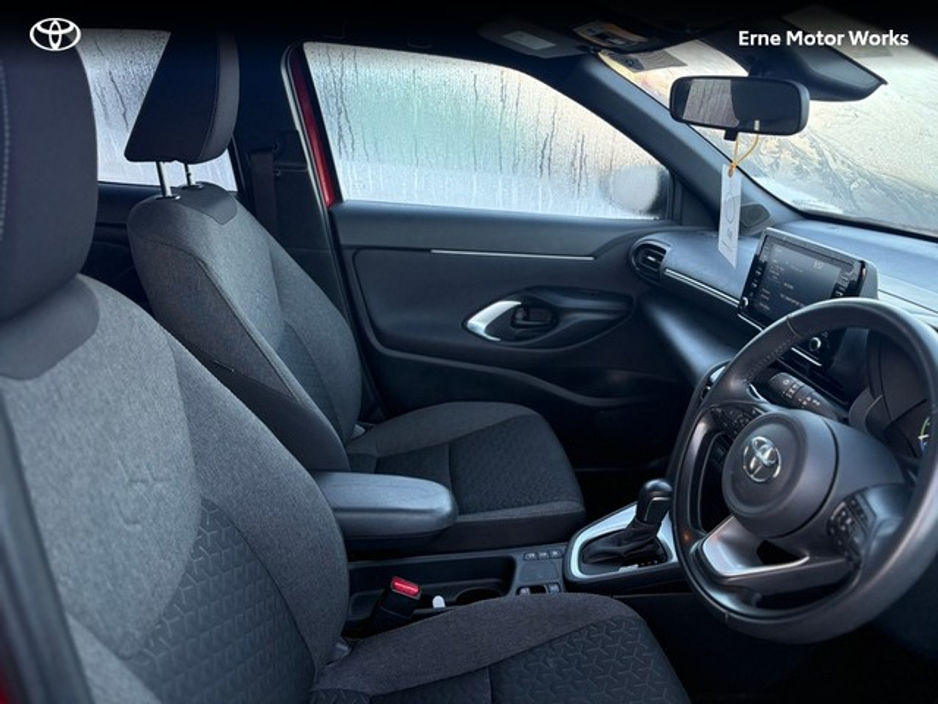 2024 Toyota Yaris Cross YARIS CROSS LUNA SPORT €30,950