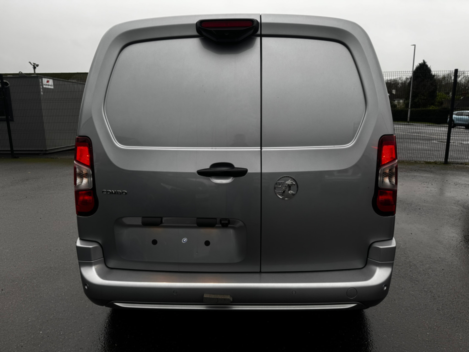 2025 Opel Combo - image 4