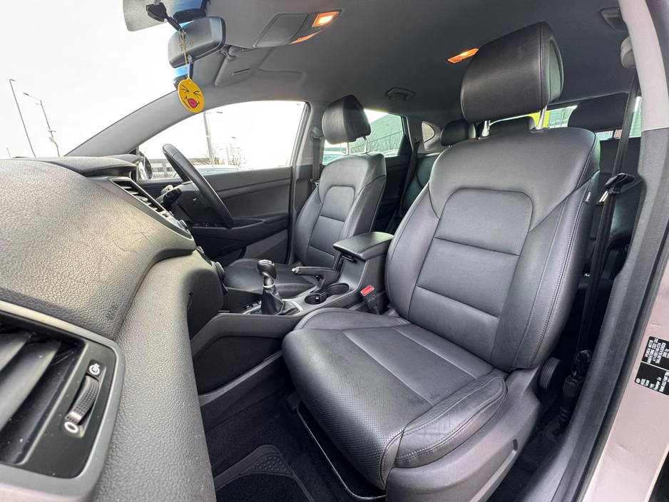 2017 Hyundai Tucson - image 18