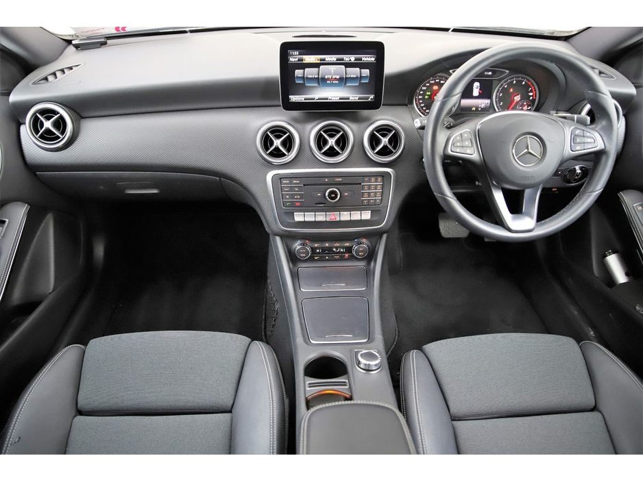 2016 Mercedes-Benz A Class A180 *HALF LEATHER MEMO SPORT SEATS*REVERSE CAM* €16,480