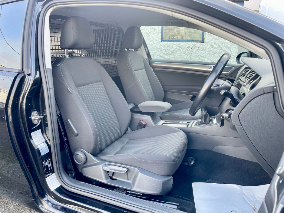 2019 Volkswagen Golf - image 14