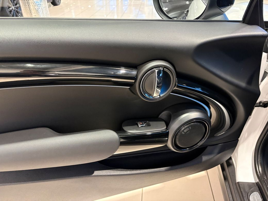 2024 MINI Hatch LEVEL 3 COOPER S=PAN ROOF//LOW MILES//AS NEW=FULL MINI SERVICE HISTORY=TAILORED FINANCE PACKAGES AVAILABLE=TRADE IN’S WELCOME €25,995