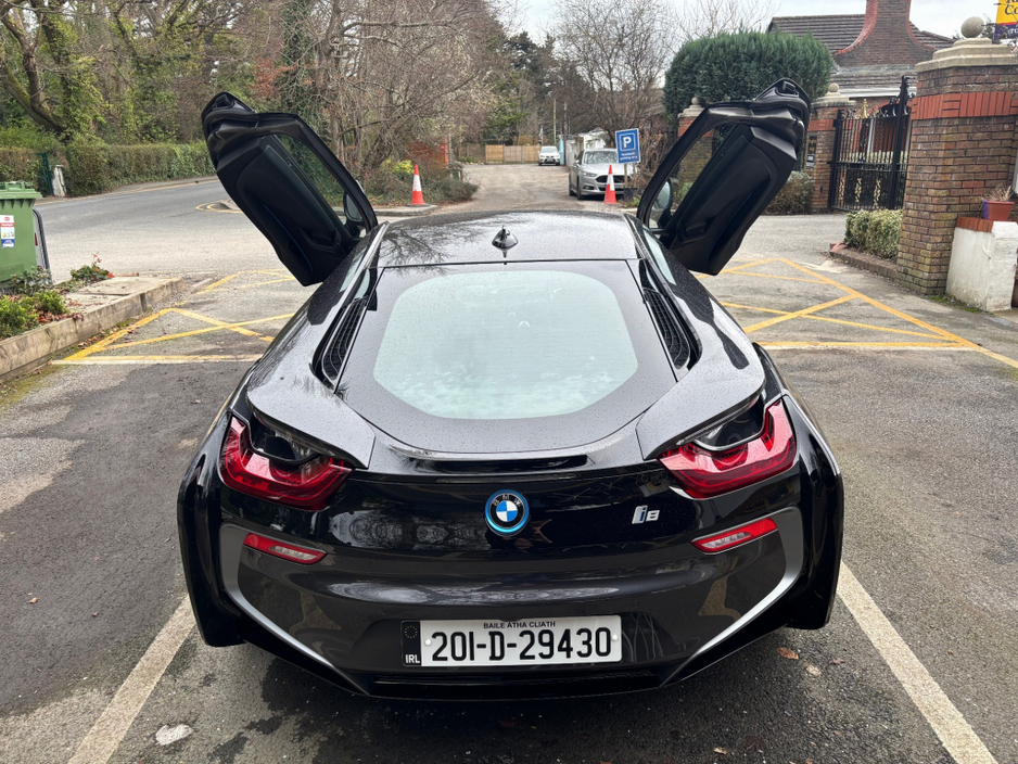 2020 BMW i8 - image 9
