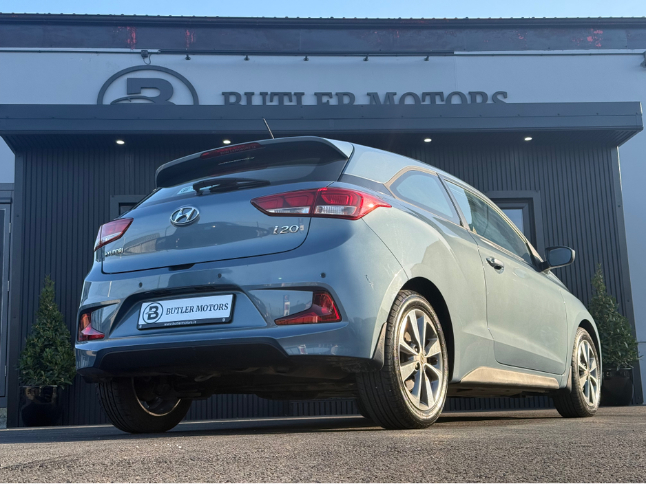 2016 Hyundai i20 - image 7