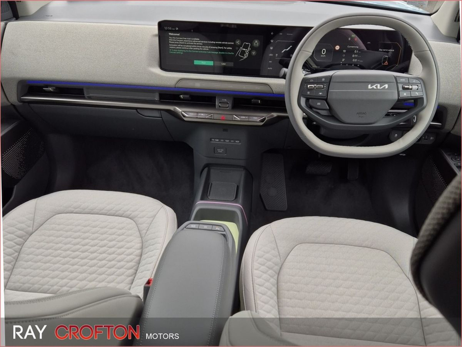 2026 Kia EV3 - image 4