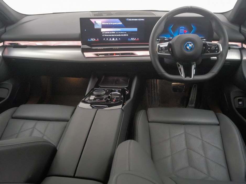 2024 BMW i5 - image 4