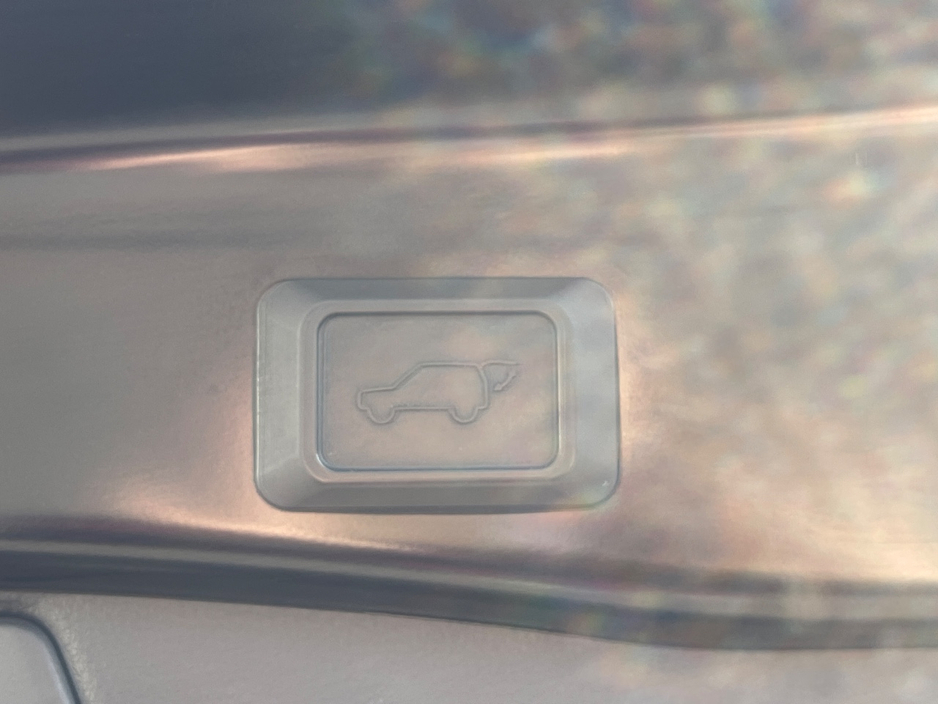 2020 Toyota Rav4 - image 9