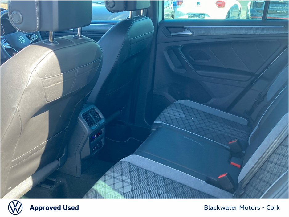 2024 Volkswagen Tiguan - image 23