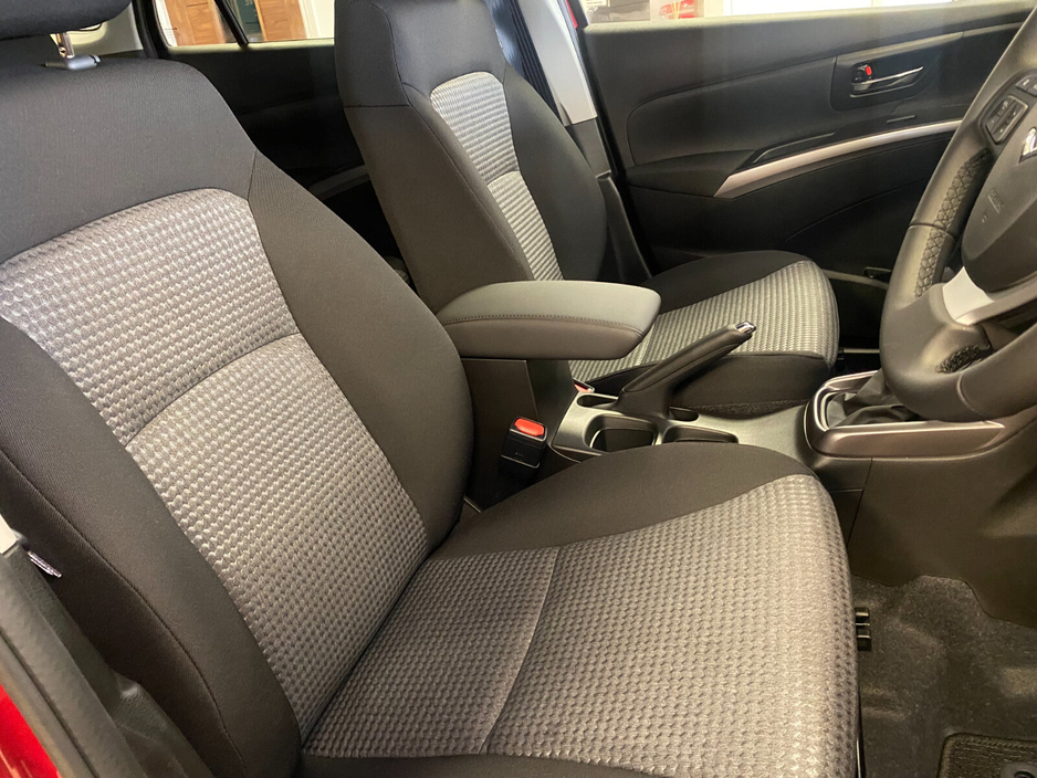 2025 Suzuki SX4 - image 12