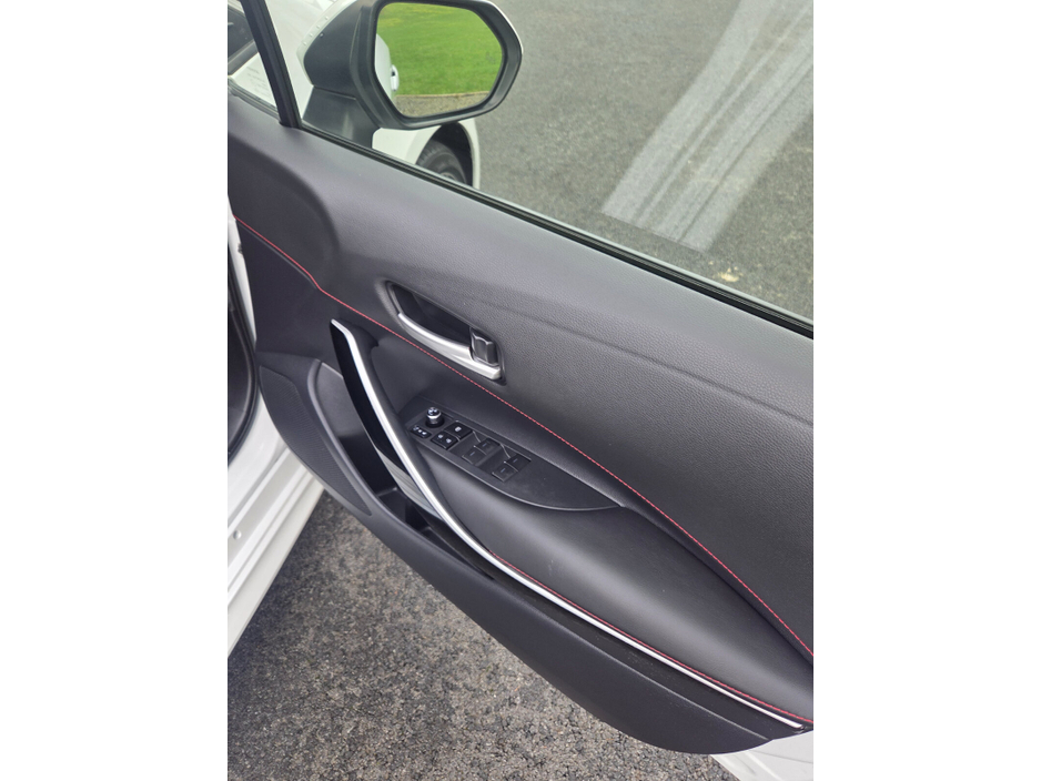 2020 Toyota Corolla - image 12