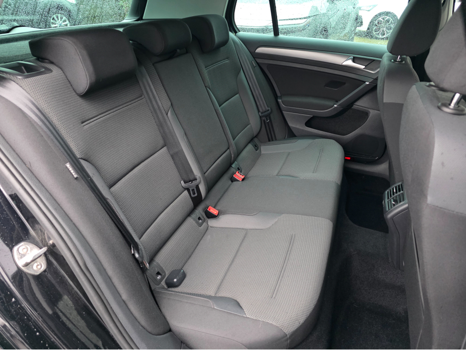 2020 Volkswagen Golf - image 18