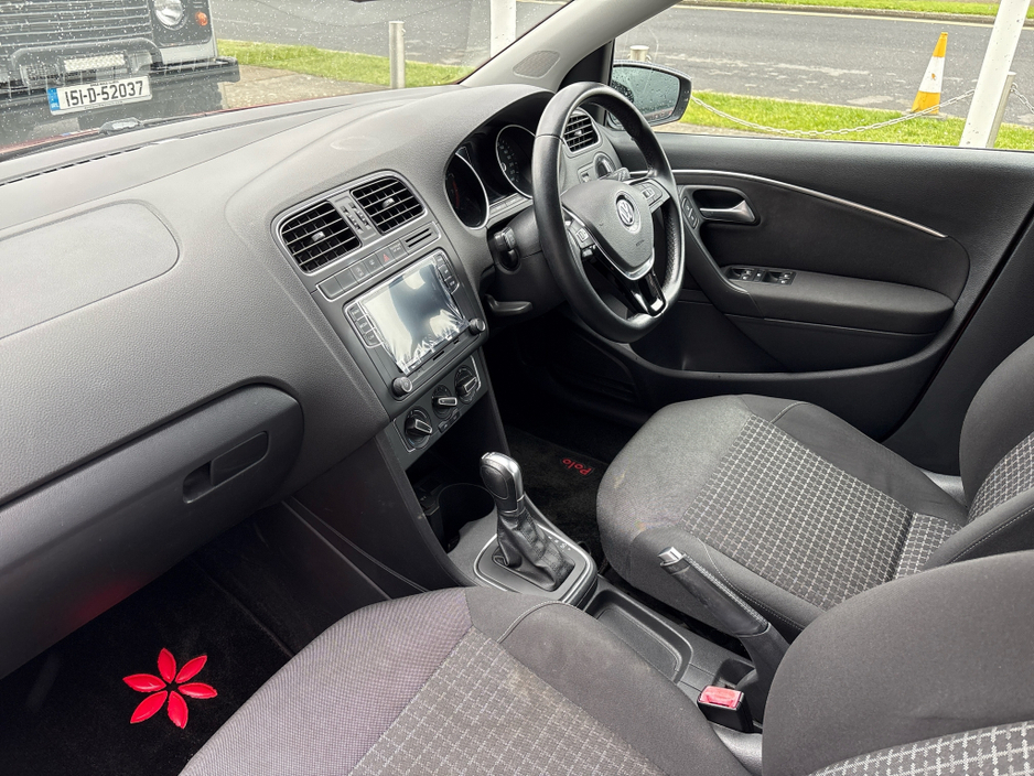 2014 Volkswagen Polo - image 2