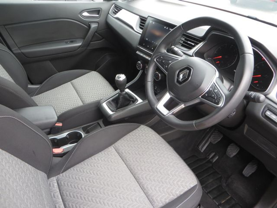 2022 Renault Captur - image 11