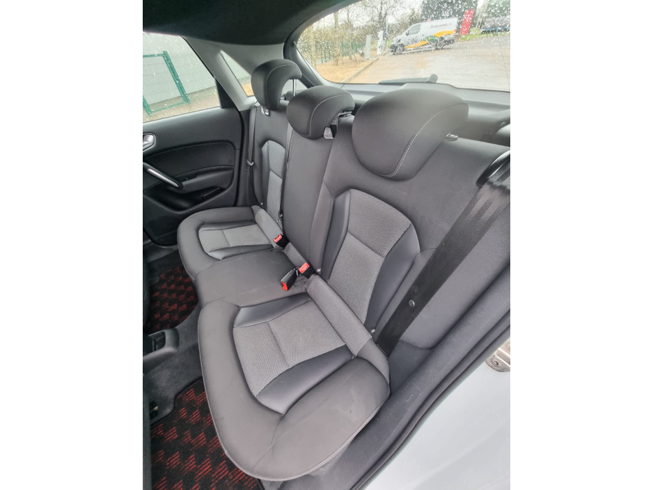 2013 Audi A1 - image 21