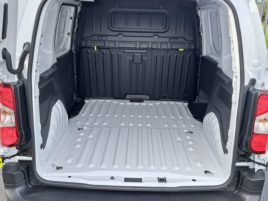 2026 Opel Combo - image 13