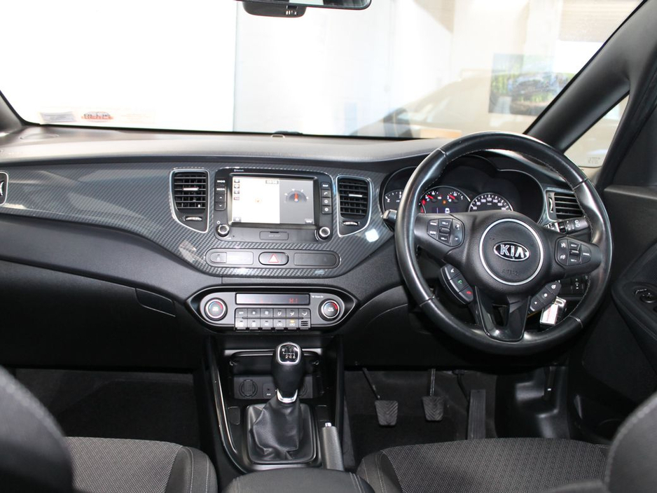 2017 Kia Carens 7 Seater EX 5DR €12,999