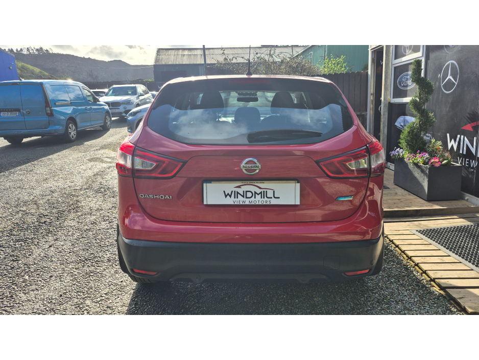 2015 Nissan Qashqai - image 6