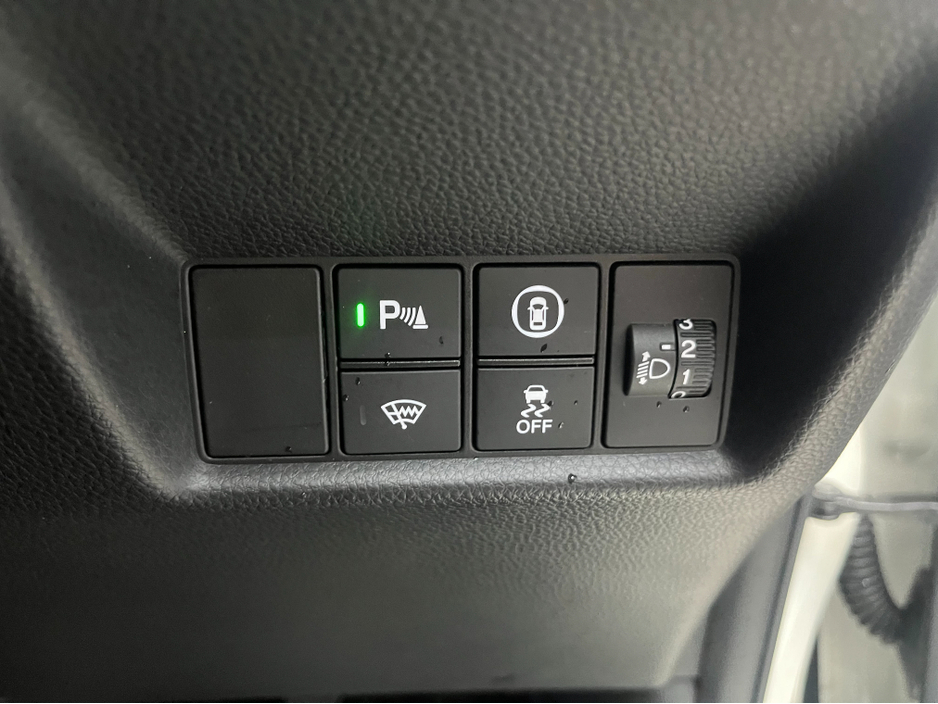 2020 Honda Fit - image 11