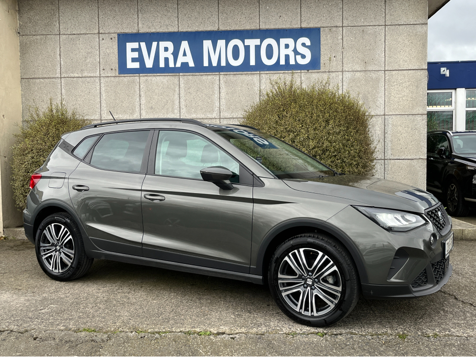 2023 SEAT Arona - image 3